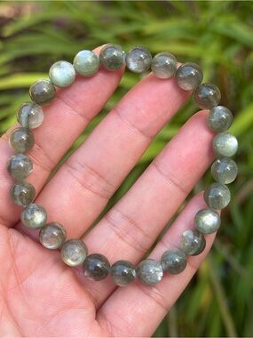 8mm stretchable flashy green lepidolite bracelet 2309